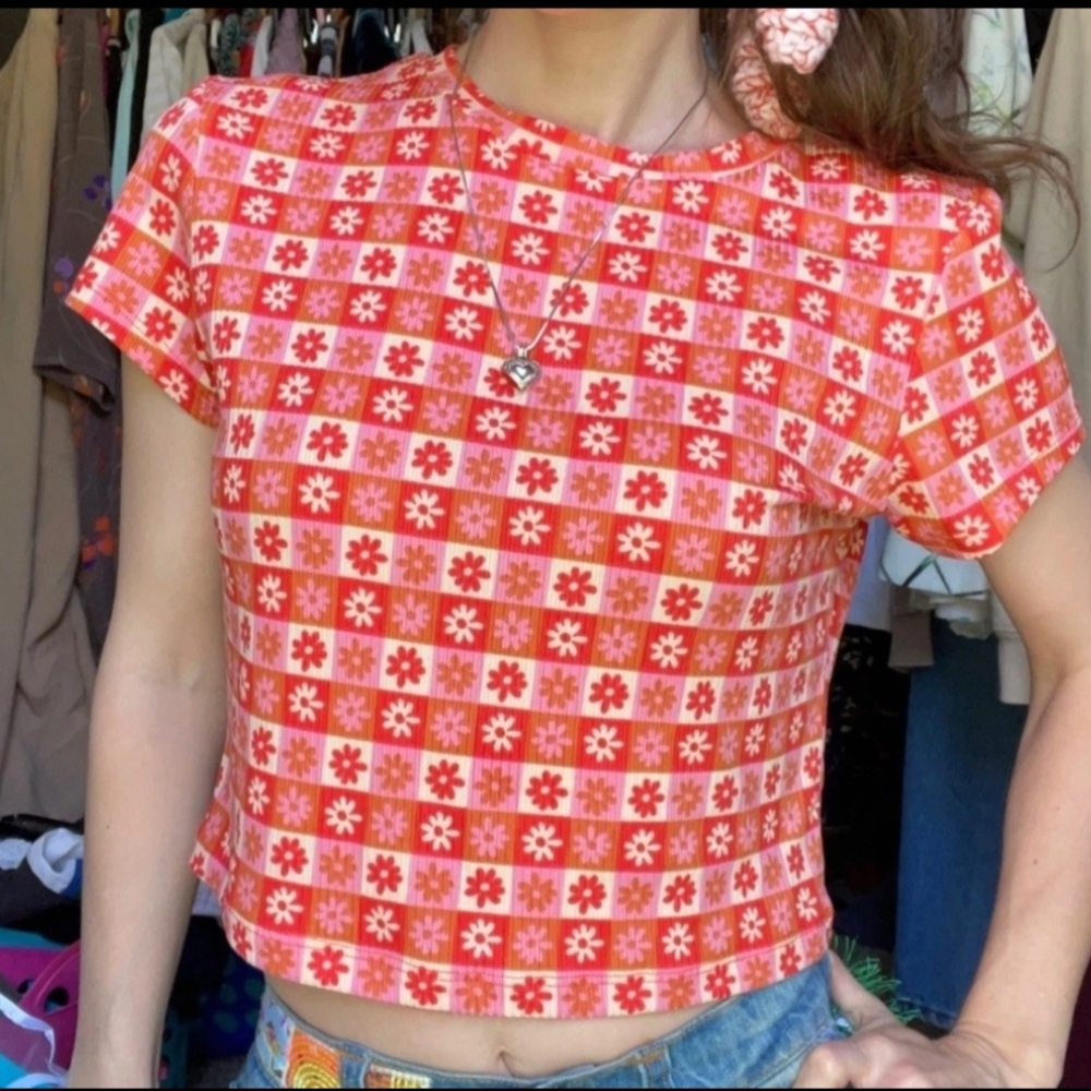 Perfectly Imperfect Orange Daisy Short Sleeve Crop Top Womens Size Large NEW